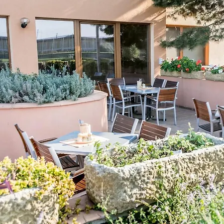 Motorest Eso 3* Vlckovce